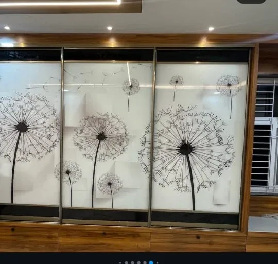 Decorative glazed panels with floral pattern
