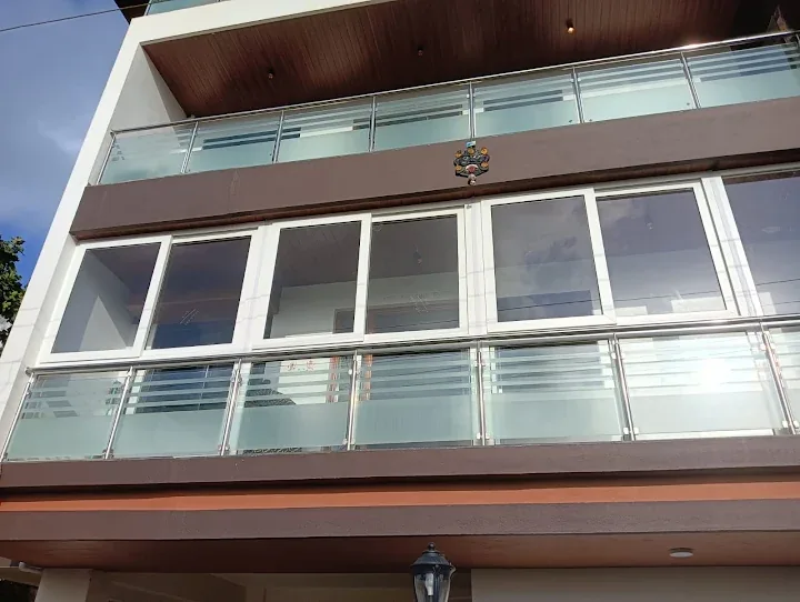 Wide glazed building façade
